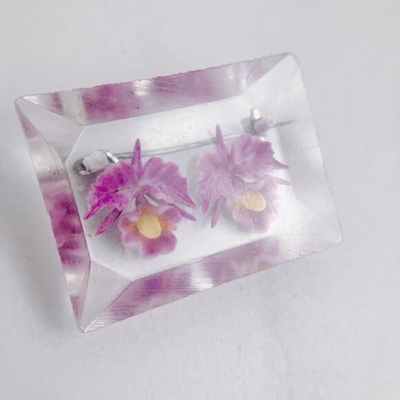 Mid Century Reverse Carved Lucite Orchid Brooch Clear Floral VTG Novelty Jewelry - Picture 2 of 8